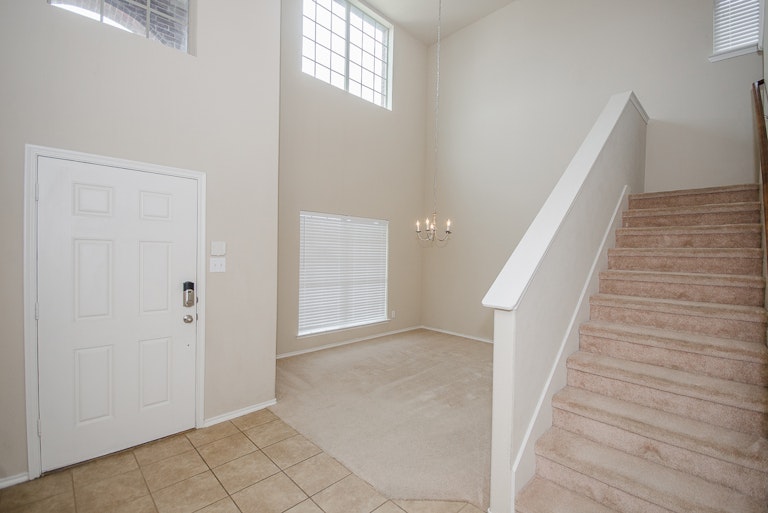 Photo 8 of 44 - 9713 Mulligan Dr, McKinney, TX 75072