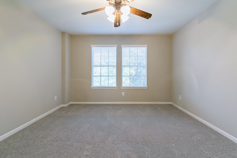 Photo 24 of 29 - 5405 Lilac Grove Ln, Rosharon, TX 77583
