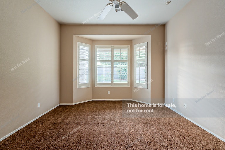 Photo 10 of 20 - 532 N Cambridge St, Gilbert, AZ 85233