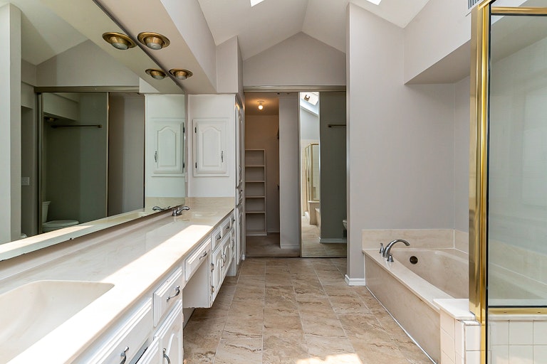 Photo 6 of 22 - 3800 Solarium Pl, Plano, TX 75075