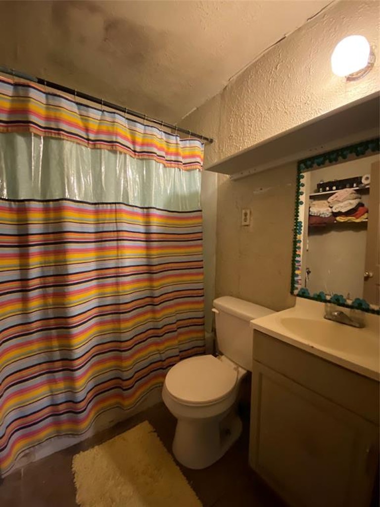 Photo 7 of 19 - 548 Elston Dr, Dallas, TX 75232