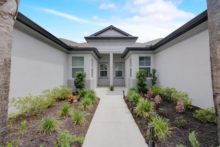 Photo 7 of 38 - 6026 Amberly Dr, Bradenton, FL 34208