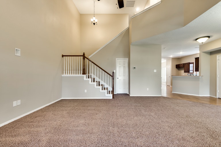 Photo 10 of 33 - 2132 Montclair Ln, Lewisville, TX 75067