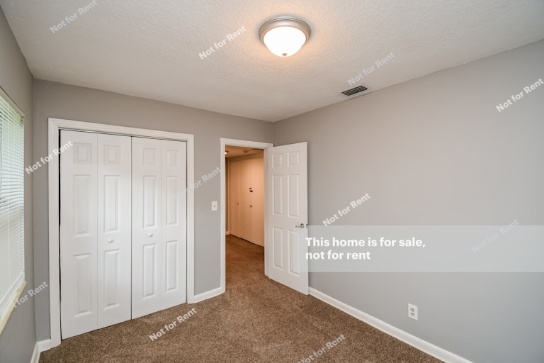 Photo 23 of 27 - 8858 Atter Ln, Jacksonville, FL 32216