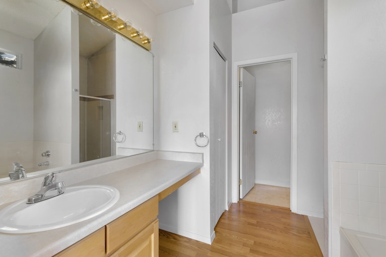 Photo 11 of 17 - 6001 S Yosemite St Unit E205, Greenwood Village, CO 80111