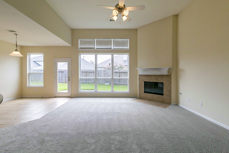Photo 5 of 31 - 5703 Langham Dawn Ln, Houston, TX 77084