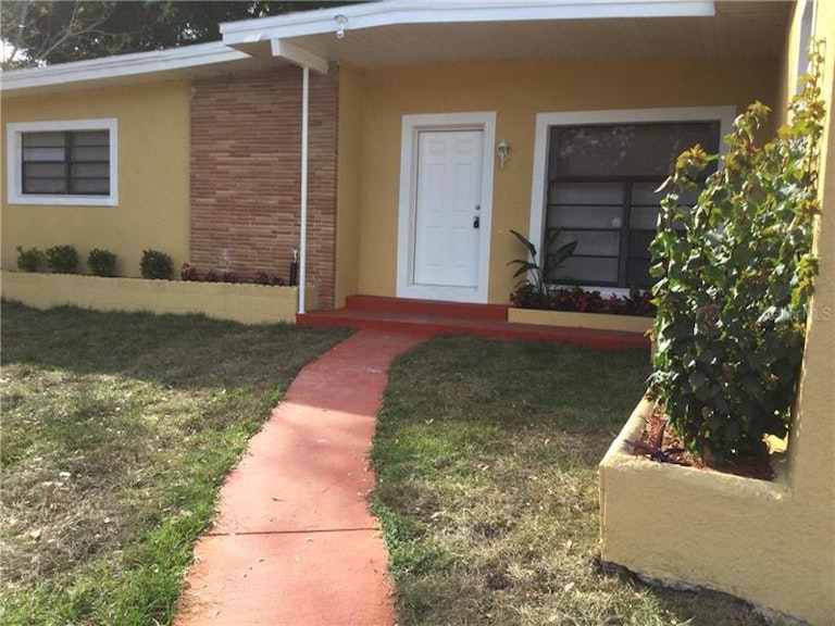 Photo 2 of 16 - 2010 N Hastings St, Orlando, FL 32808