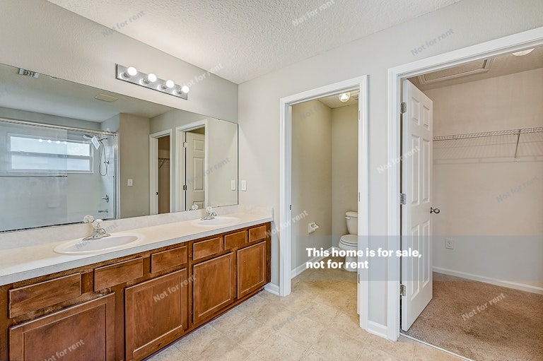 Photo 4 of 33 - 6012 Chestnut Gelding Ln, Jacksonville, FL 32234