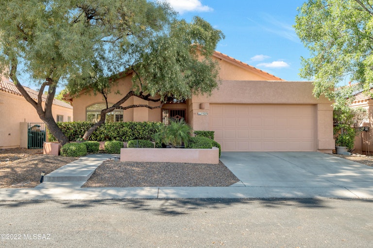 Photo 3 of 41 - 1527 W Sand Pebble Dr, Tucson, AZ 85737