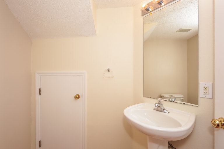 Photo 24 of 25 - 12917 Jessup Watch Pl, Riverview, FL 33579