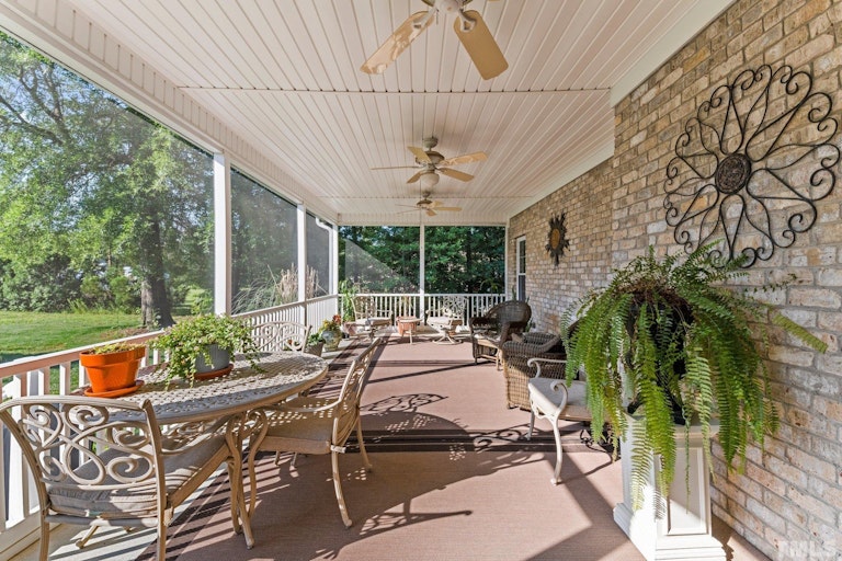 Photo 33 of 40 - 6103 Valentine St, Zebulon, NC 27597