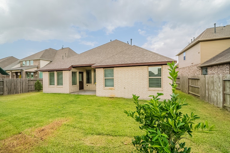 Photo 7 of 31 - 3544 Morning Hill Ct, Pearland, TX 77584