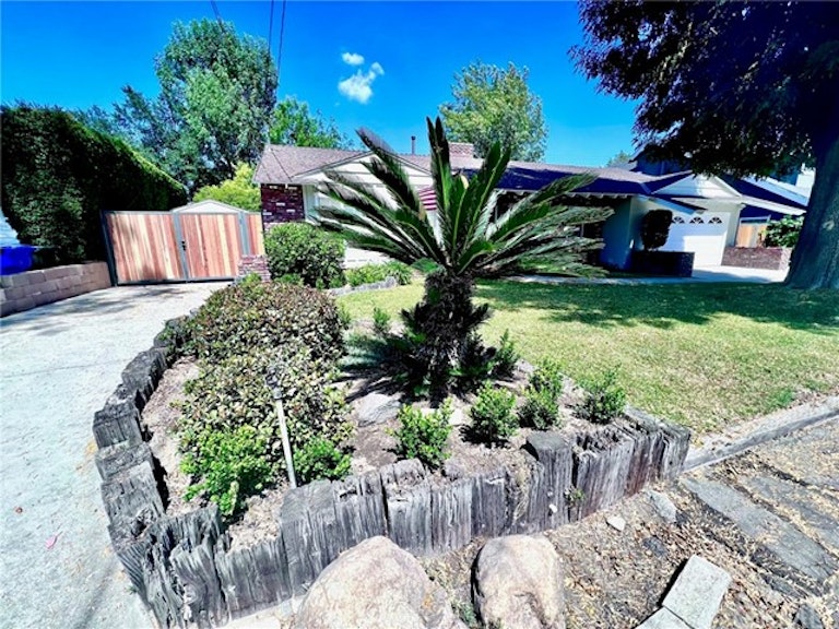 Photo 4 of 35 - 6726 La Presa Dr, San Gabriel, CA 91775