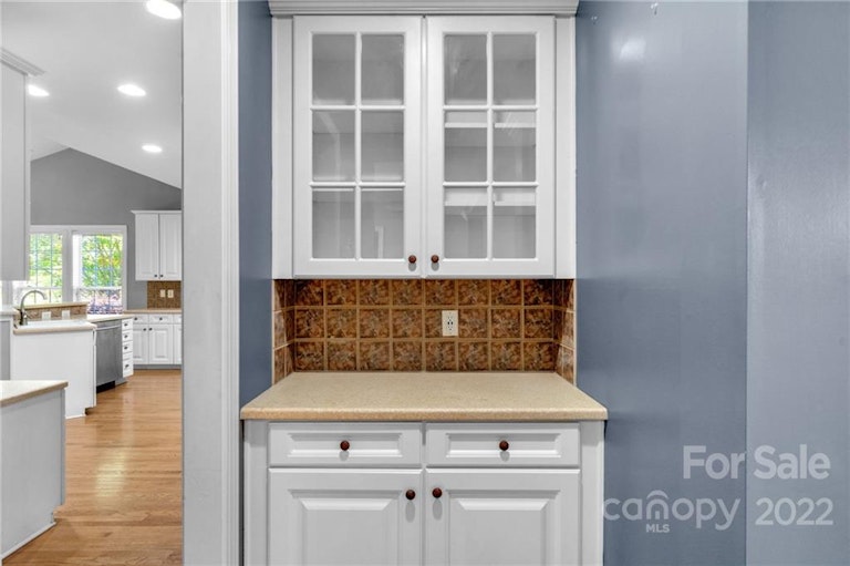 Photo 10 of 48 - 5418 Shoal Brook Ct, Charlotte, NC 28277