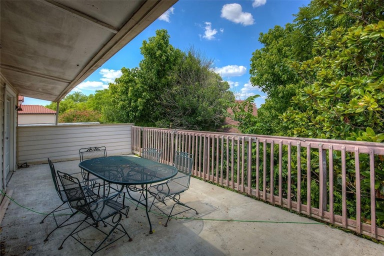 Photo 25 of 39 - 2914 Starboard Dr, Rockwall, TX 75087