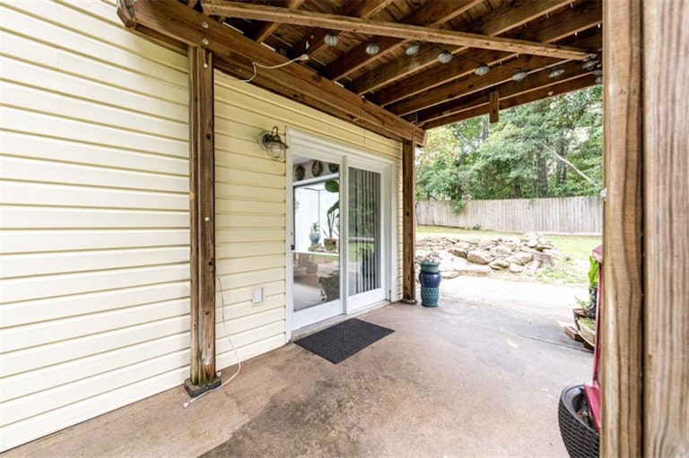 Photo 34 of 43 - 2415 Overlook Dr SW, Conyers, GA 30094