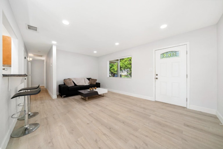 Photo 5 of 42 - 5742 Fairvale Way, Orangevale, CA 95662