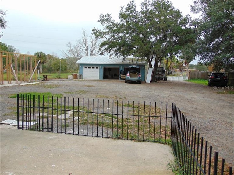 Photo 13 of 20 - 6608 W Knights Griffin Rd, Plant City, FL 33565