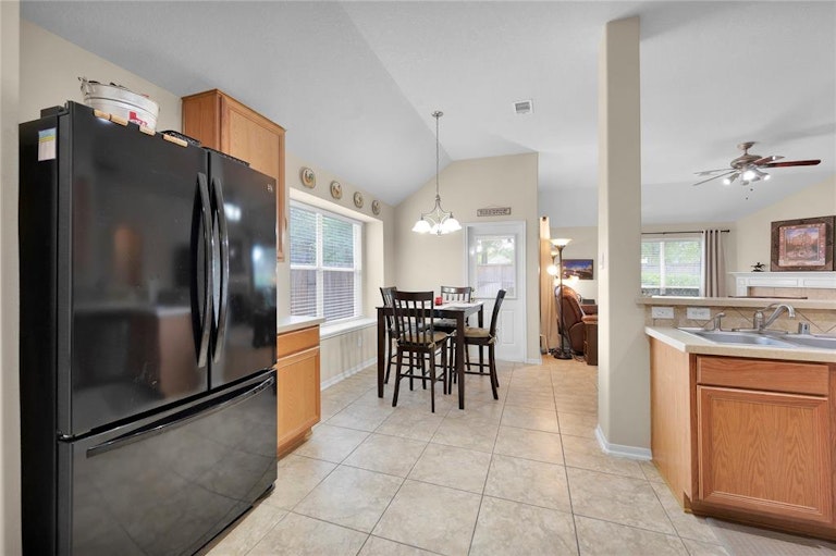 Photo 25 of 33 - 22302 Lamaster Ln, Spring, TX 77373