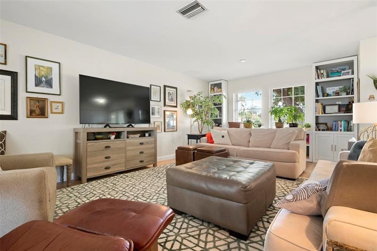 Photo 7 of 46 - 1506 54th St W, Bradenton, FL 34209