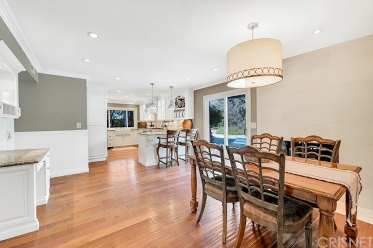 Photo 13 of 52 - 23644 Del Cerro Cir, Canoga Park, CA 91304