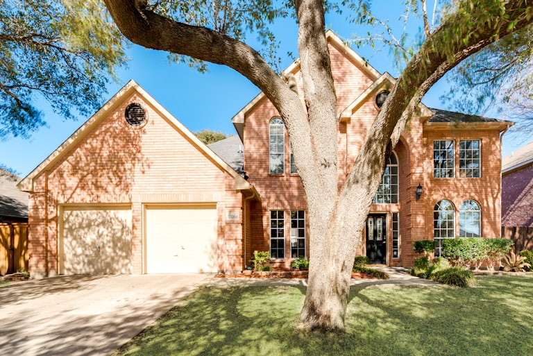 Photo 7 of 31 - 13004 Hermitage Ln, Frisco, TX 75035
