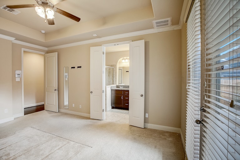 Photo 31 of 36 - 2620 Lightfoot Trl, Austin, TX 78745