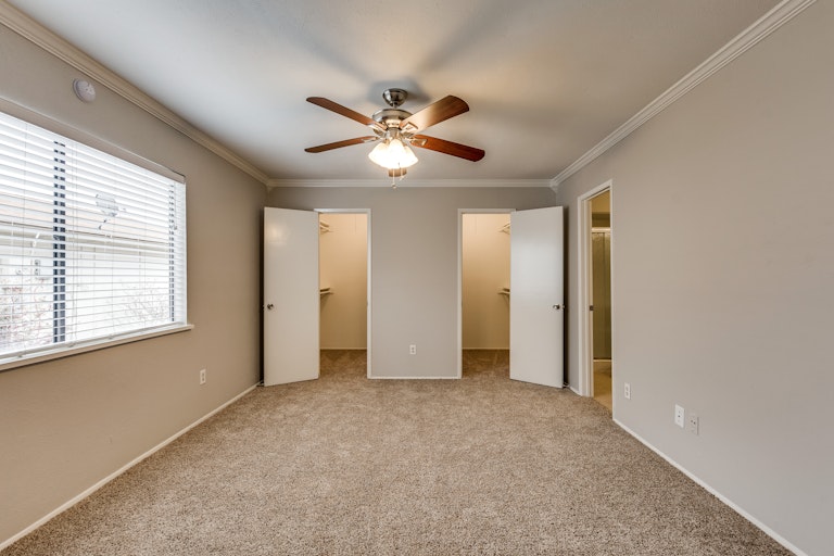 Photo 15 of 26 - 5001 Watkins Cir, The Colony, TX 75056