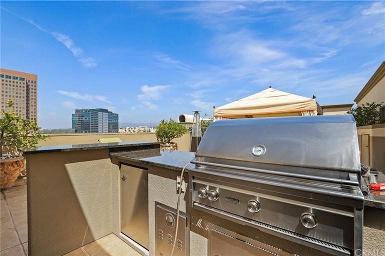 Photo 38 of 46 - 10795 Wilshire Blvd #402, Los Angeles, CA 90024