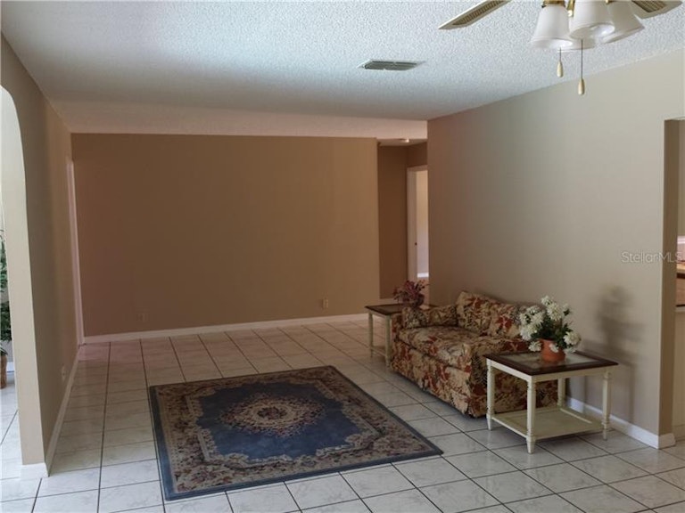 Photo 7 of 25 - 512 Limetree Dr, Oldsmar, FL 34677