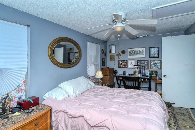 Photo 17 of 67 - 1720 Chester Ave, Sarasota, FL 34234
