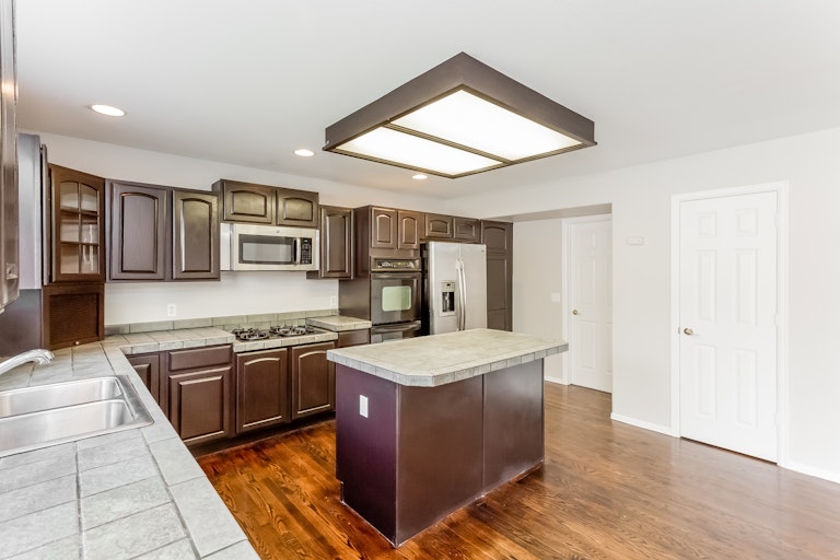 Photo 13 of 25 - 1715 Paonia Ct, Castle Rock, CO 80109