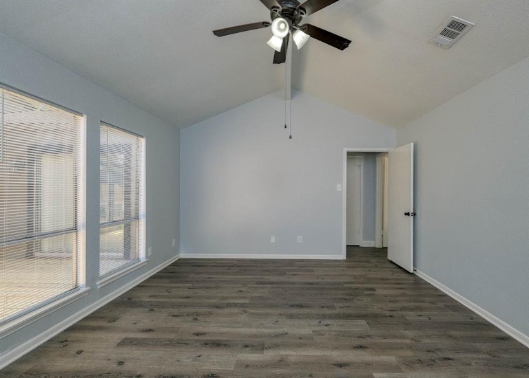 Photo 12 of 27 - 13411 Ravensway Dr, Cypress, TX 77429