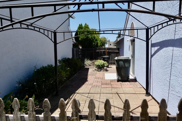 Photo 13 of 13 - 8001 Ruxton Ct, Sacramento, CA 95828