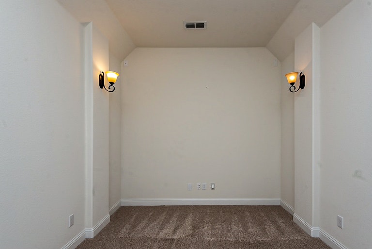 Photo 12 of 27 - 5220 Soren St, Irving, TX 75038