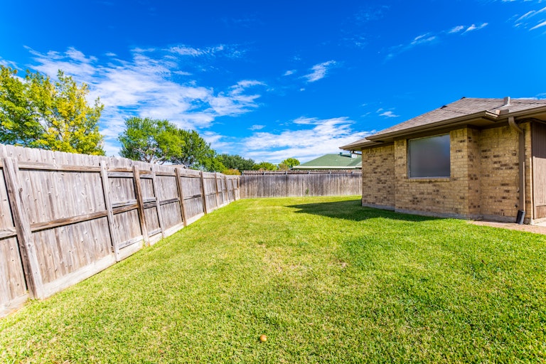 Photo 25 of 27 - 2507 Incline Dr, Carrollton, TX 75006