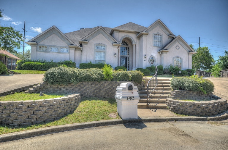 Photo 1 of 43 - 2206 Club Creek Cir, Garland, TX 75043