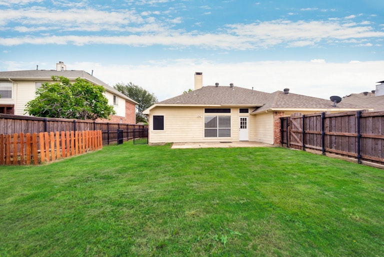 Photo 6 of 28 - 802 Cheyenne Dr, Allen, TX 75002