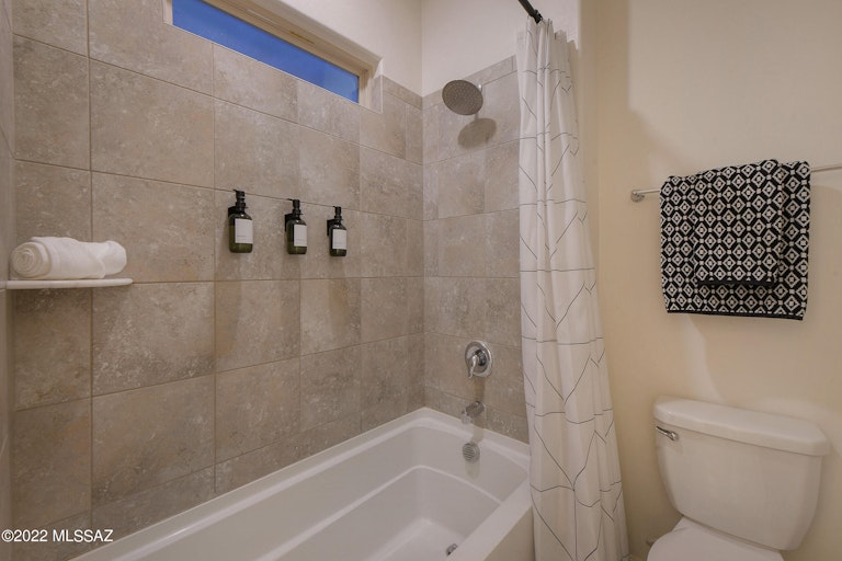 Photo 22 of 40 - 12072 N Gadwall Dr, Marana, AZ 85653
