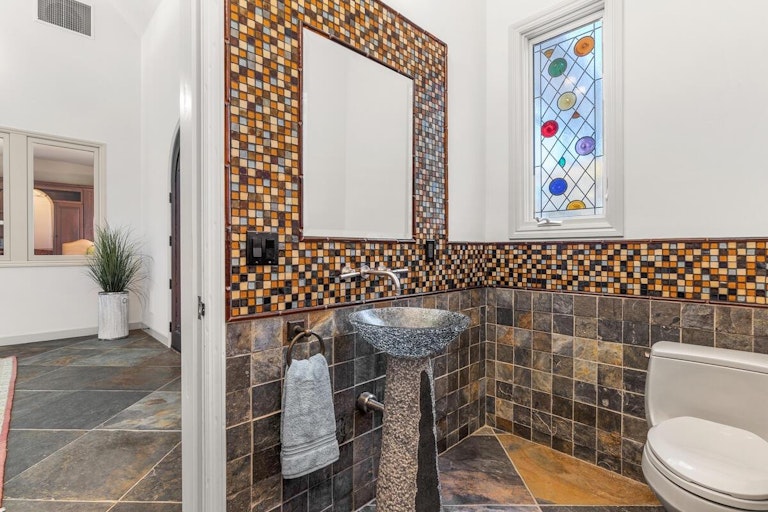 Photo 38 of 99 - 27681 Mace Blvd, Davis, CA 95618