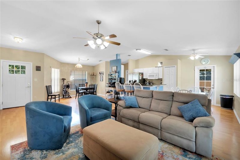 Photo 4 of 25 - 15732 Greater Trl, Clermont, FL 34711