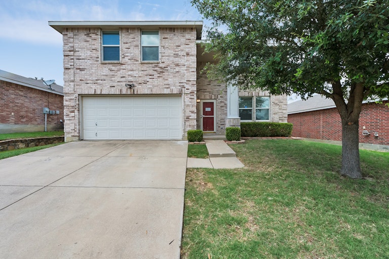 Photo 1 of 26 - 740 Tuscany Trl, Fort Worth, TX 76179