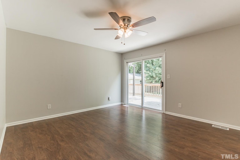 Photo 14 of 30 - 5313 Old Forge Cir, Raleigh, NC 27609