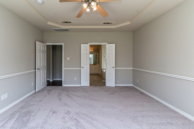 Photo 22 of 32 - 6813 White River Dr, Fort Worth, TX 76179