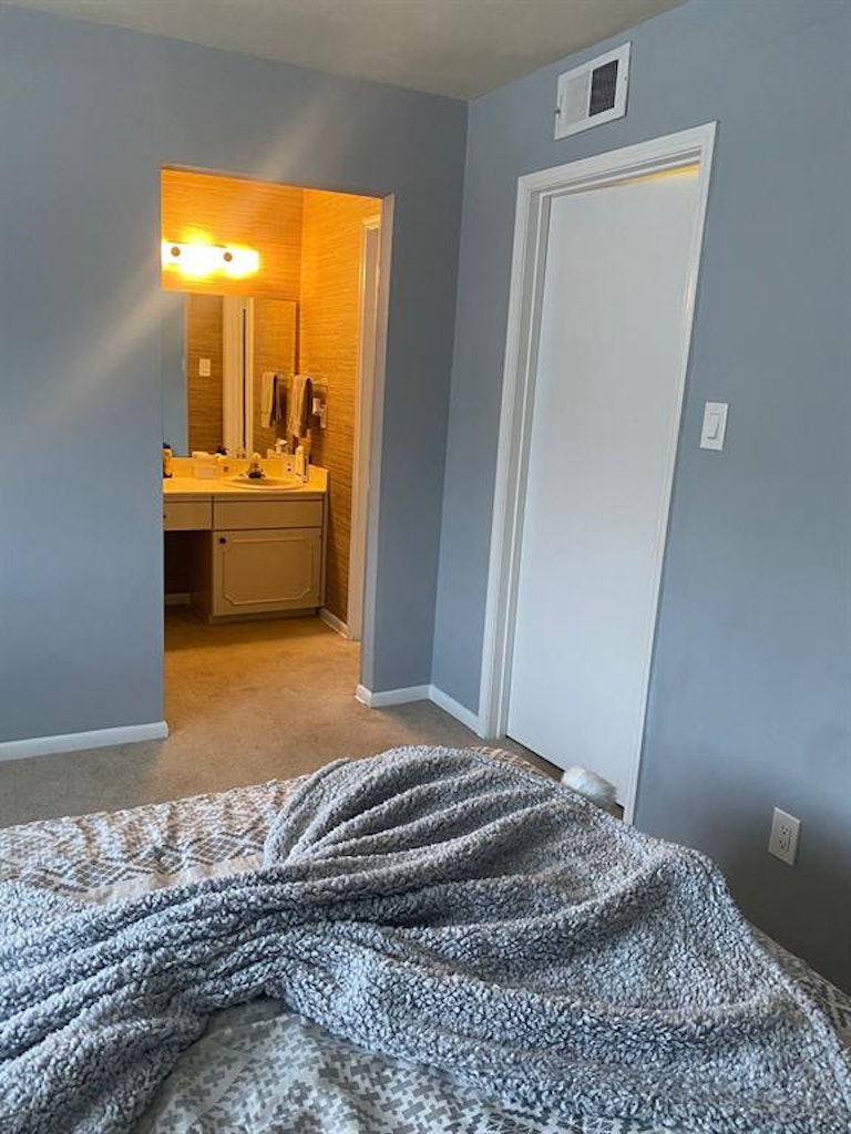 Photo 14 of 23 - 10018 Knoboak Dr #13, Houston, TX 77080