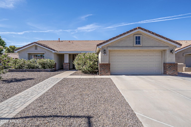 Photo 1 of 39 - 901 W Juanita Ave, Gilbert, AZ 85233