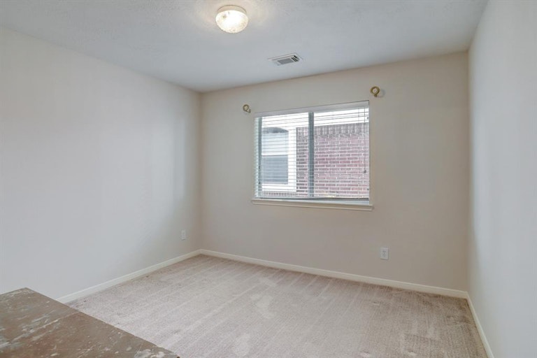 Photo 20 of 31 - 4911 Falling Oak Ct, Pasadena, TX 77505