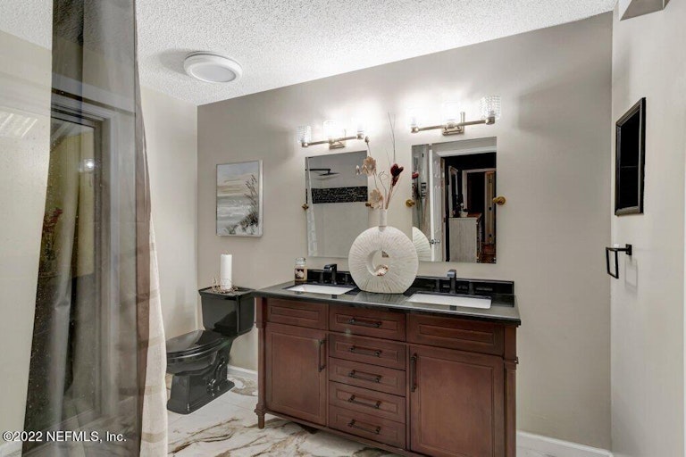 Photo 20 of 42 - 11981 Harbour Cove Dr S, Jacksonville, FL 32225
