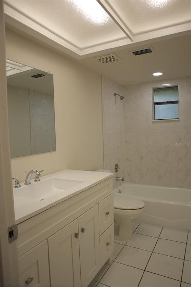 Photo 12 of 19 - 8321 Philadelphia Ave, Spring Hill, FL 34608