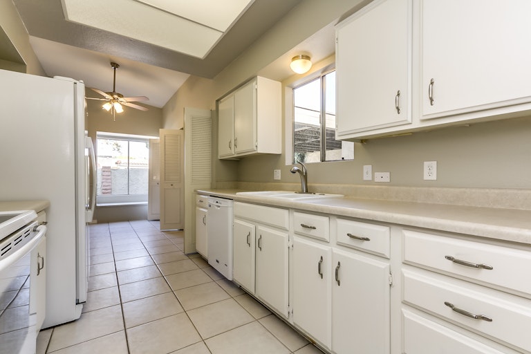 Photo 9 of 28 - 4326 N 29th Pl, Phoenix, AZ 85016